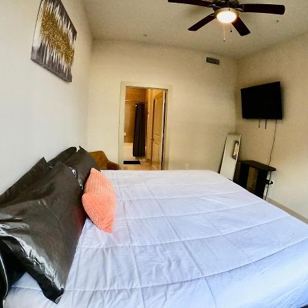 5 Mins To Med Center, Comfy King Beds, Wifi,Gym,Pool Apartment Houston Ngoại thất bức ảnh